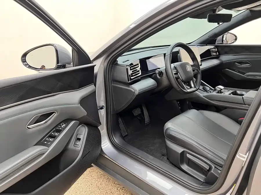 BYD Qin L Qin L 2024 DM-i 80KM Leading Edition 2025 — миниатюра 3
