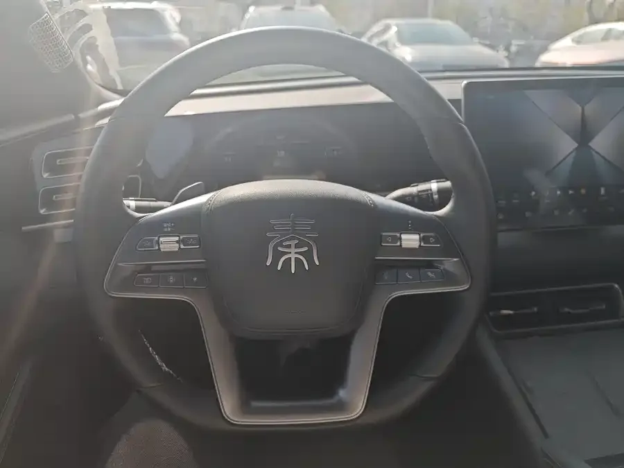 BYD Qin L Qin L 2025 DM-i Intelligent Driving Edition 120KM Beyond Edition 2025 — миниатюра 2