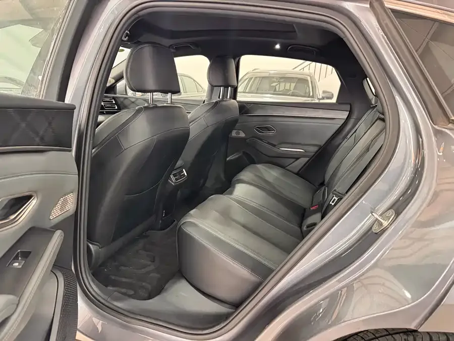 BYD Qin L Qin L 2025 DM-i Intelligent Driving Edition 120KM Beyond Edition 2025 — миниатюра 3