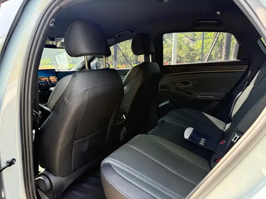 BYD Qin L Qin L 2025 DM-i Intelligent Driving Edition 80KM Leading Edition 2025 — миниатюра 2