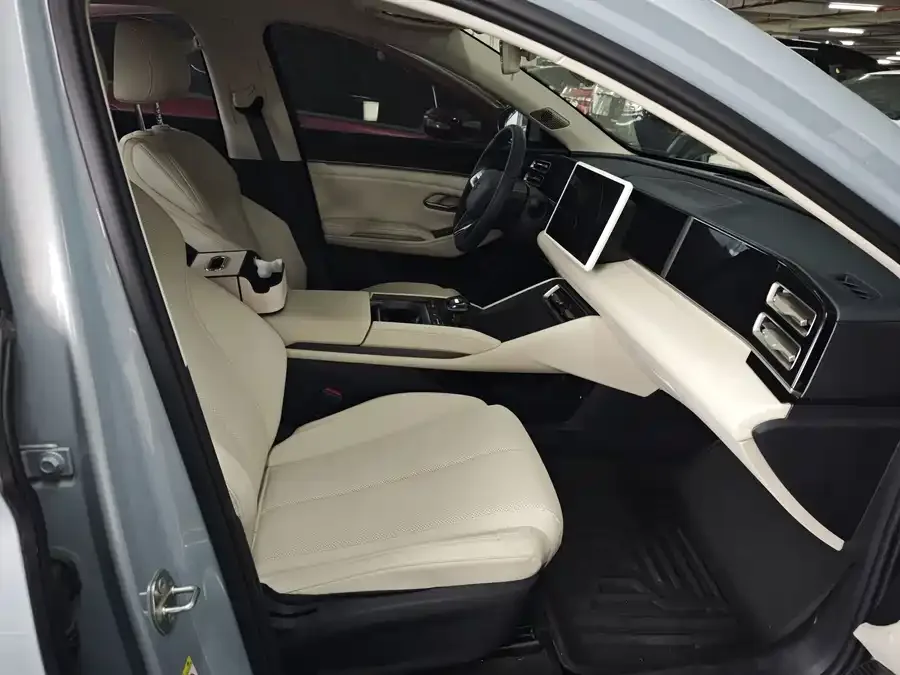 BYD Qin L Qin L 2024 DM-i 80KM Beyond Edition 2024 — миниатюра 2