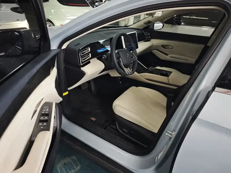 BYD Qin L Qin L 2024 DM-i 80KM Beyond Edition 2024 — миниатюра 3