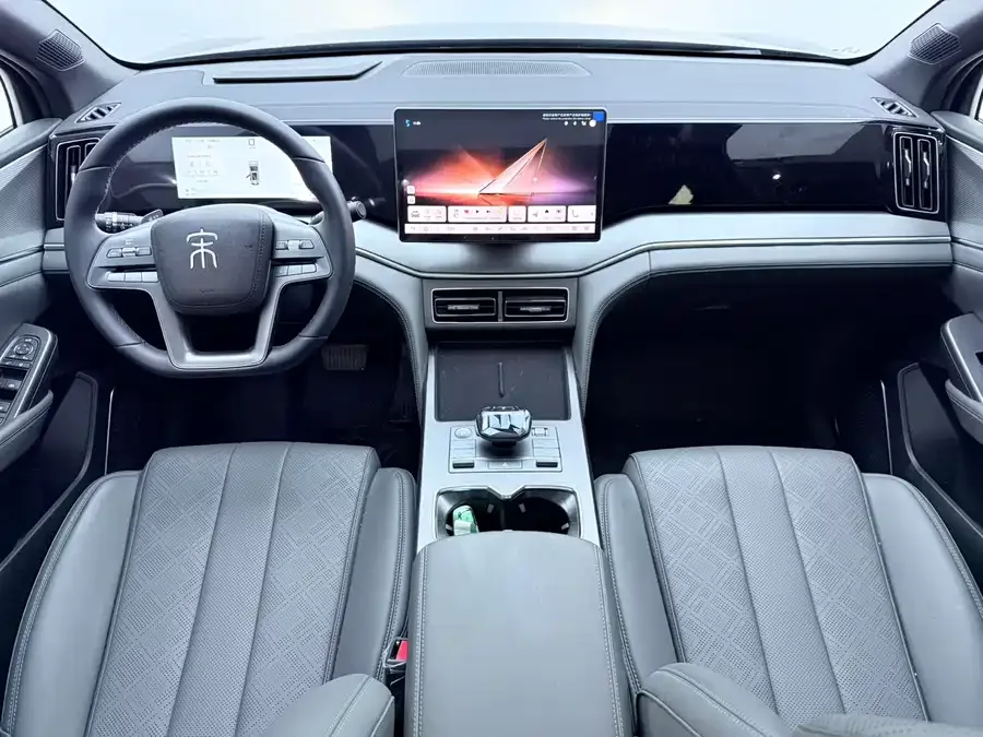 BYD Song L DM-i Song L DM-i 2025 Intelligent Driving Edition 112km Leading Model 2025 — миниатюра 2