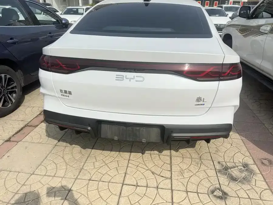 BYD Qin L Qin L 2025 DM-i Intelligent Driving Edition 80KM Leading Edition 2025 — миниатюра 2