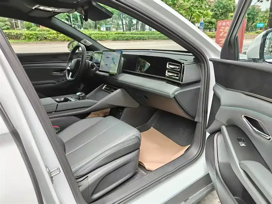 BYD Qin L Qin L 2025 DM-i Intelligent Driving Edition 120KM Leading Edition 2025 — миниатюра 5