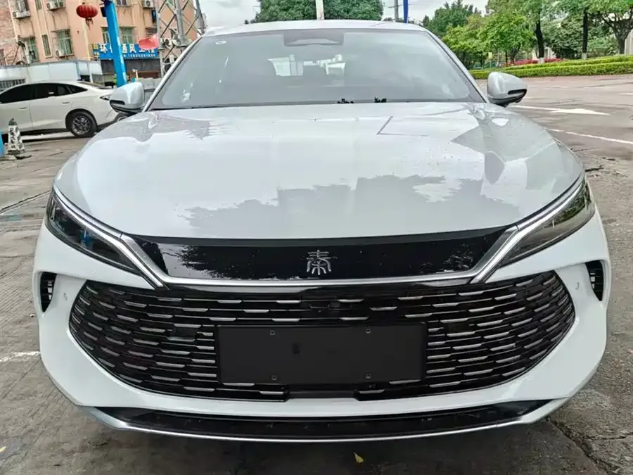 BYD Qin L Qin L 2025 DM-i Intelligent Driving Edition 120KM Leading Edition 2025 — фото 1, купить с доставкой в Москву