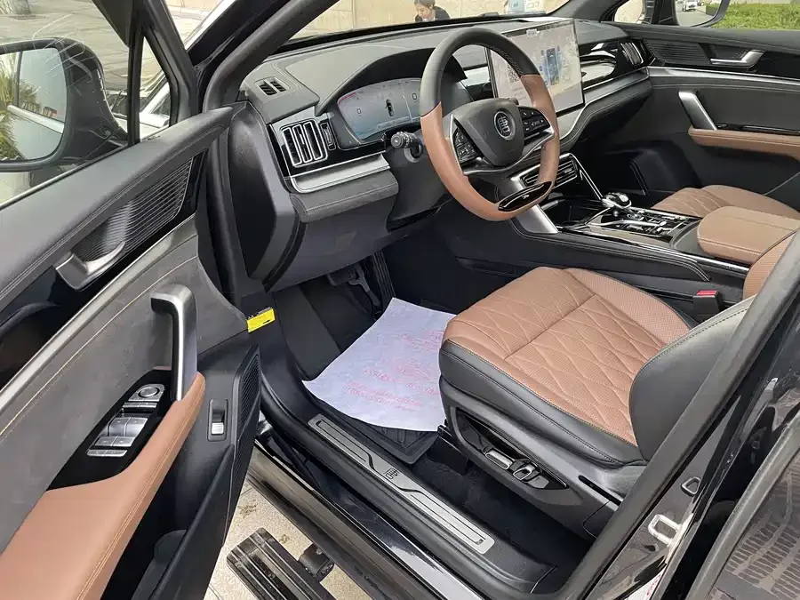 BYD Tang New Energy Tang New Energy 2023 DM-i Champion Edition 112KM Premium Edition 2024 — миниатюра 4