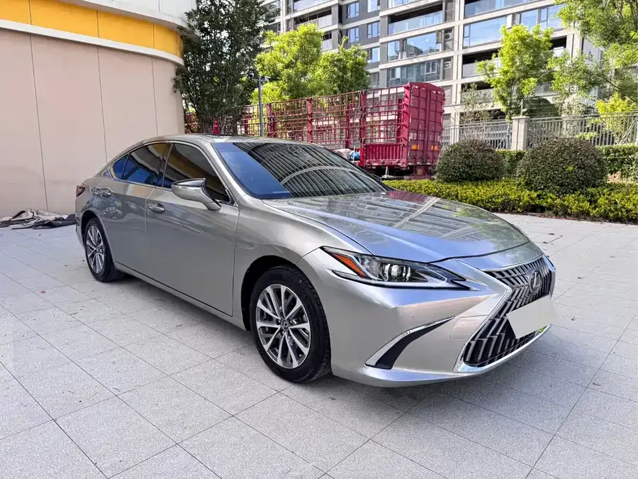 Lexus ES 2022 200 Excellence Edition 2022 — фото 1, купить с доставкой в Москву