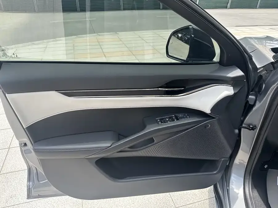 Ford Mondeo Mondeo 2022 facelift EcoBoost 245 luxury model 2022 — миниатюра 5