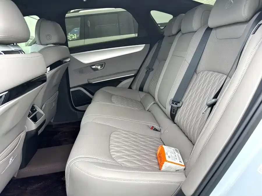 BYD Second-hand Han 2025 DM-i 125KM Elite 2025 — миниатюра 2
