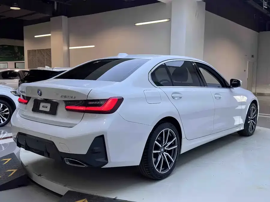 BMW 3 series BMW 3 Series 2023 320Li M Sport Package 2023 — миниатюра 2