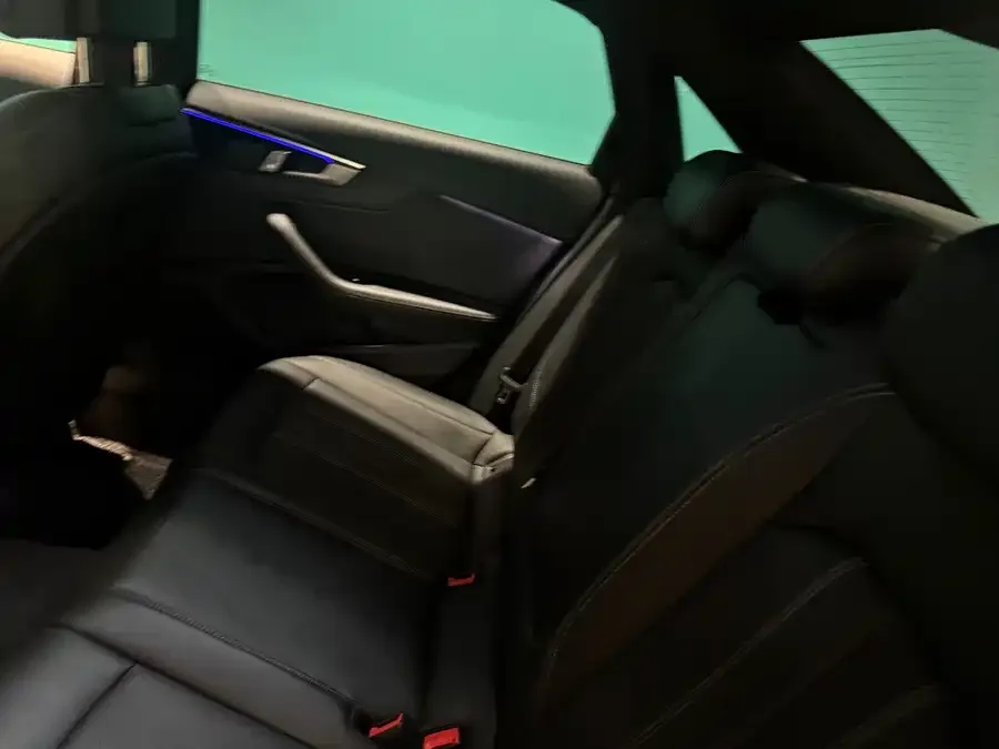Audi a4 l 2024 40 TFSI luxury and dynamic model 2024 — миниатюра 4