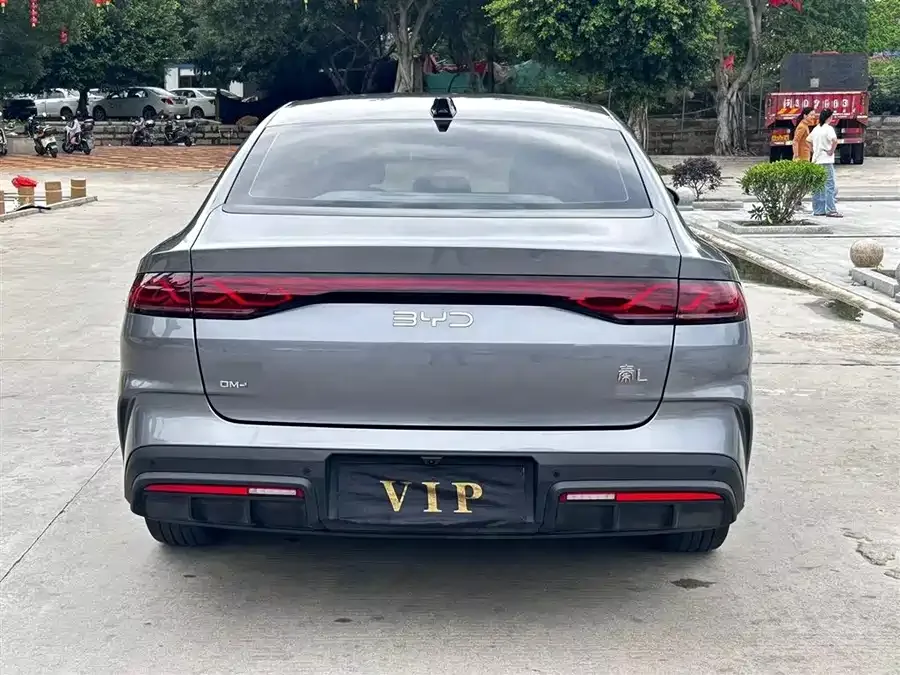 BYD Qin L Qin L 2025 DM-i Intelligent Driving Edition 80KM Leading Edition 2025 — миниатюра 2