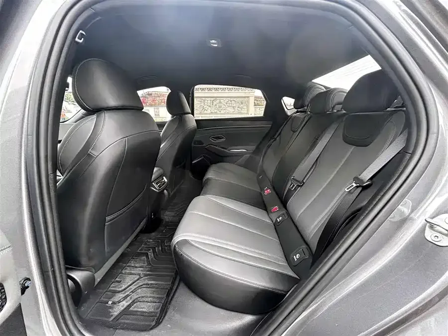 BYD Qin L Qin L 2025 DM-i Intelligent Driving Edition 80KM Leading Edition 2025 — миниатюра 3