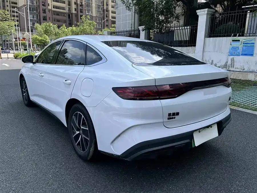 BYD Qin L Qin L 2024 DM-i 120KM Leading Edition 2024 — миниатюра 3