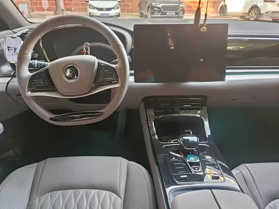 BYD Second-hand Han 2024 EV Honor Edition 605KM Front-wheel Drive Premium 2024 — миниатюра 2