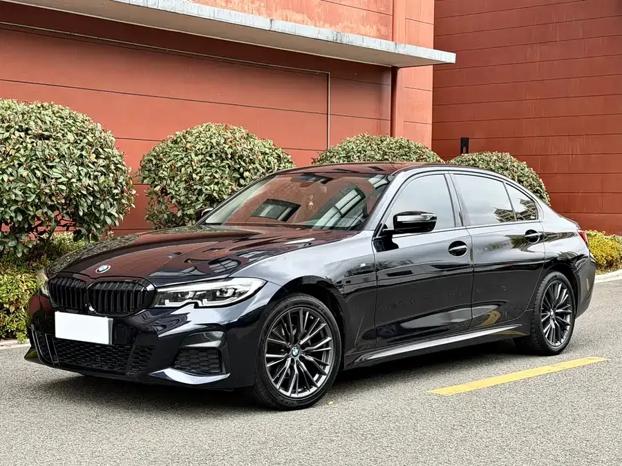 BMW 3 series BMW 3 Series 2022 325Li M Sport Package 2022 — фото 1, купить с доставкой в Москву