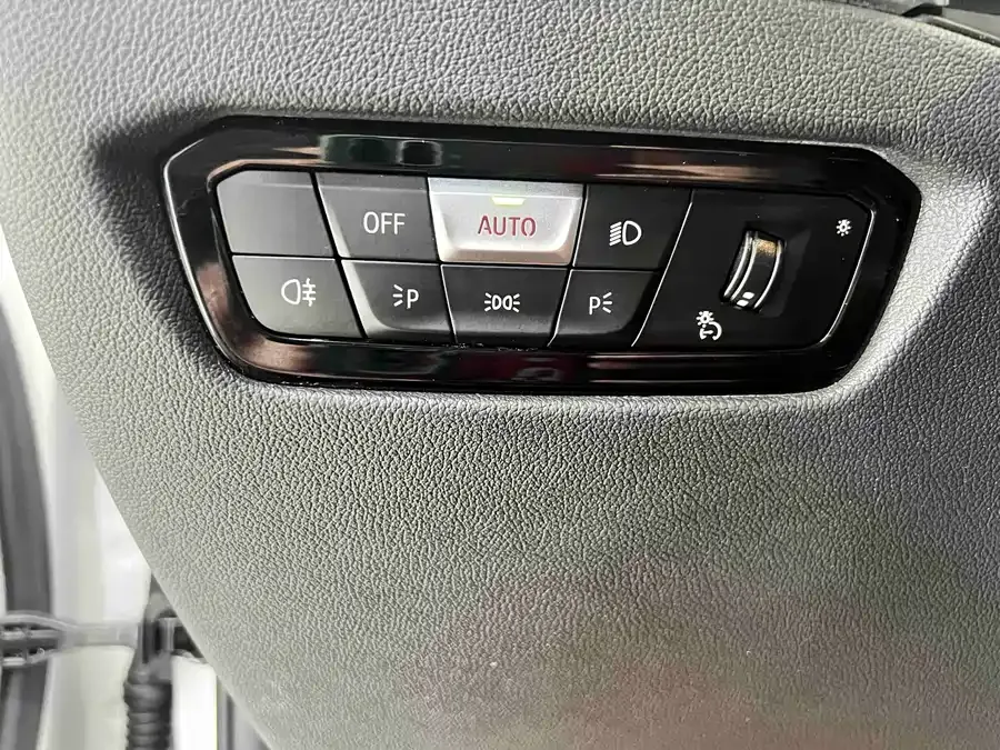 BMW 3 series BMW 3 Series 2022 320i Sport Package 2022 — миниатюра 3