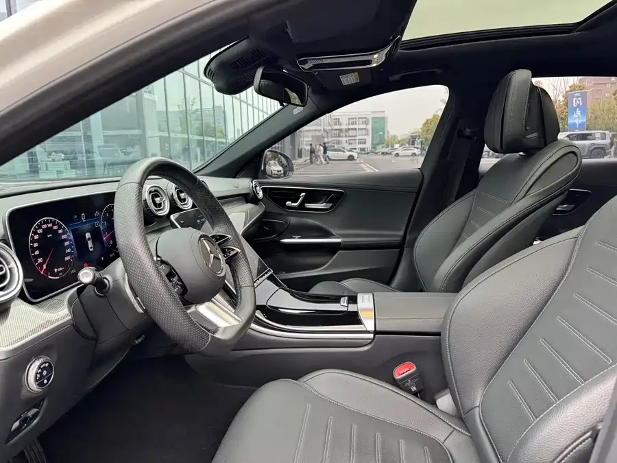 Mercedes-Benz Class C Mercedes-Benz C-Class 2024 C 260 L Sports Edition 2024 — миниатюра 2