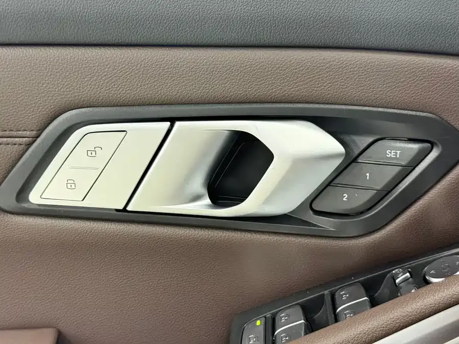 BMW 3 series BMW 3 Series 2022 320Li M Sport Package 2022 — миниатюра 4