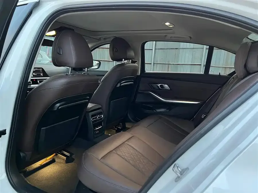 BMW 3 series BMW 3 Series 2022 facelift 320Li M Sport package 2022 — миниатюра 4