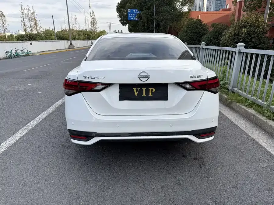 Nissan Sylphy 2026 Sylphy 1.6L CVT Enjoy Edition 2025 — миниатюра 2