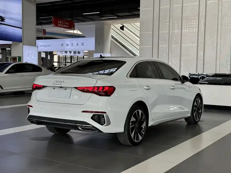 Audi A3 2023 facelift A3L Limousine 35 TFSI stylish and sporty 2023 — миниатюра 2
