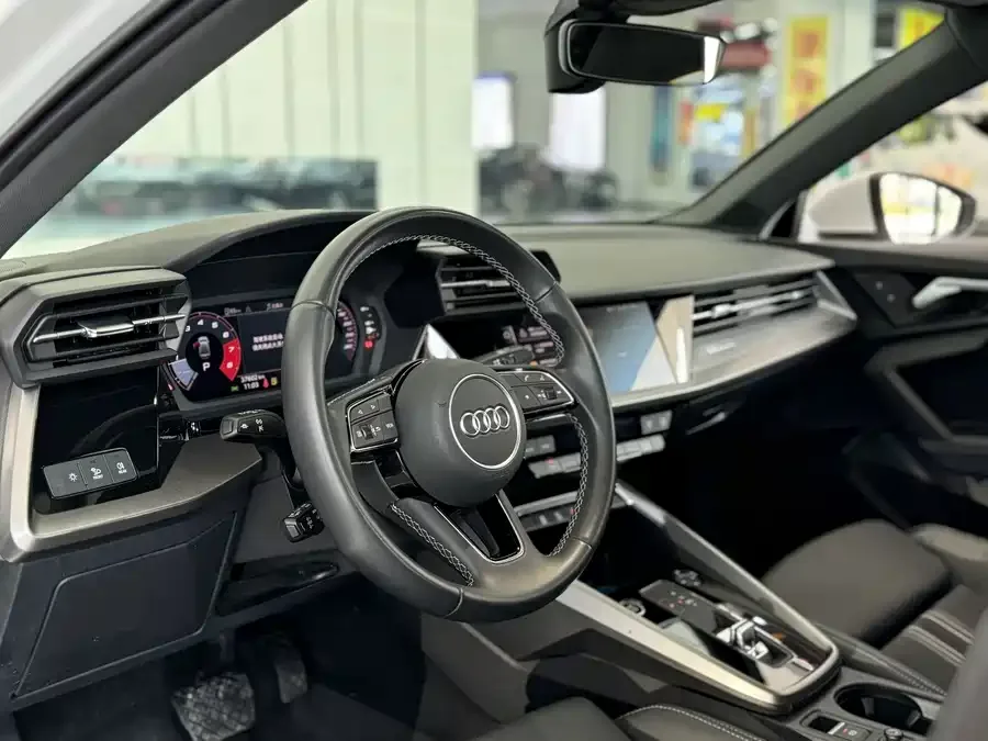 Audi A3 2023 facelift A3L Limousine 35 TFSI stylish and sporty 2023 — миниатюра 3