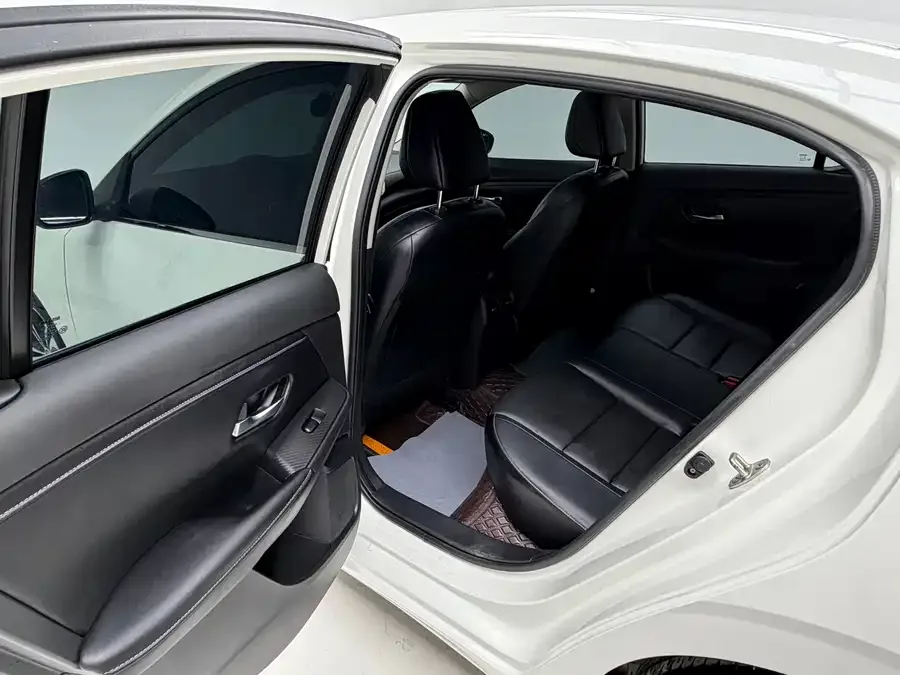 Nissan Sylphy Sylphy 2022 1.6L XL CVT Enjoy Edition 2022 — миниатюра 4