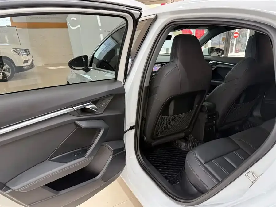 Audi A3 2022 A3L Limousine 35 TFSI Luxurious and Elegant Model 2022 — миниатюра 5