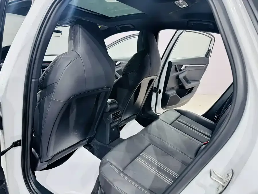 Audi A3 2021 A3L Limousine 35 TFSI Luxury Sports Edition 2022 — миниатюра 2