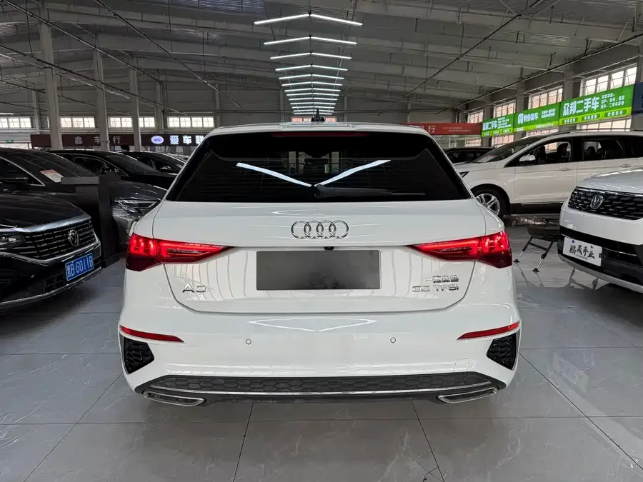 Audi A3 2022 Sportback 35 TFSI stylish and sporty 2022 — миниатюра 2