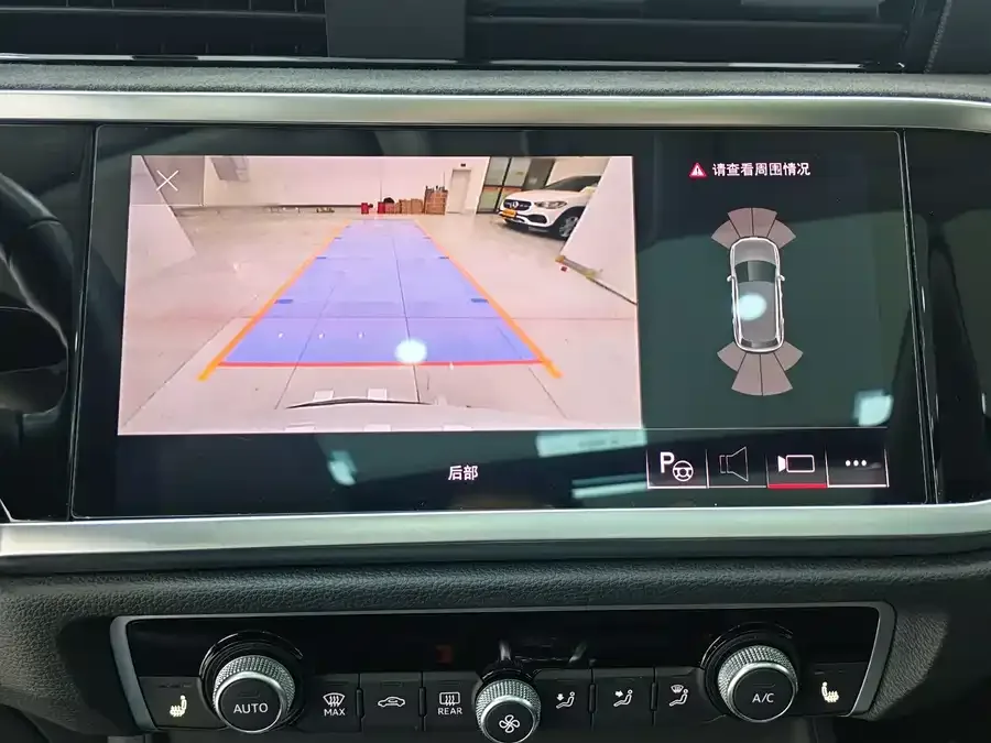 Audi Q3 2022 35 TFSI Fashionable and Dynamic 2022 — миниатюра 4