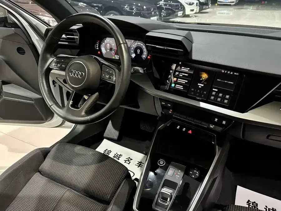 Audi A3 2022 A3L Limousine 35 TFSI aggressive and sporty 2022 — миниатюра 4