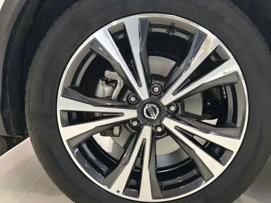 Nissan Qashqai Qashqai 2022 2.0L CVT XV Prem Luxury Edition 2022 — миниатюра 2