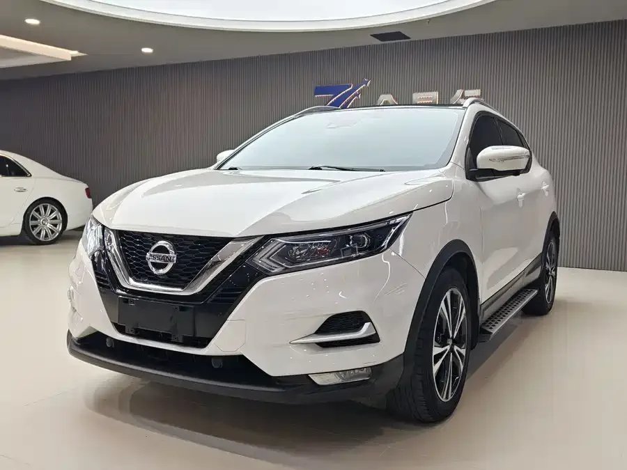 Nissan Qashqai Qashqai 2022 2.0L CVT XV Prem Luxury Edition 2022 — фото 1, купить с доставкой в Москву
