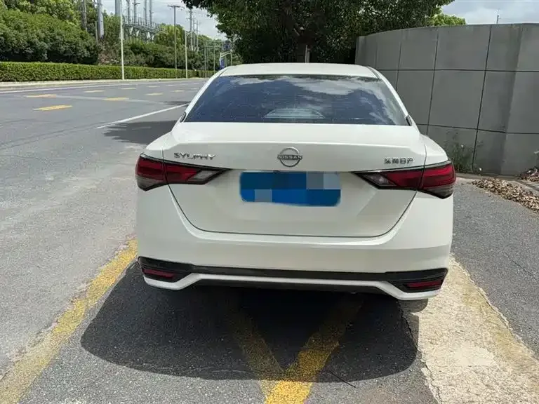Nissan Sylphy Sylphy 2023 1.6L CVT Enjoy Edition 2023 — миниатюра 4