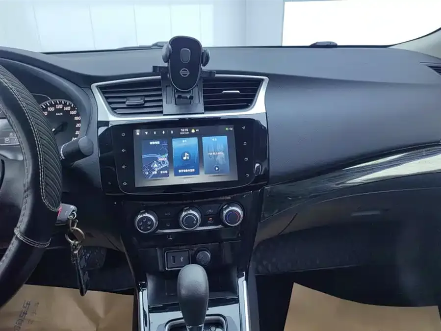 Nissan Sylphy Sylphy 2024 Classic 1.6XL CVT Luxury Edition 2024 — миниатюра 4
