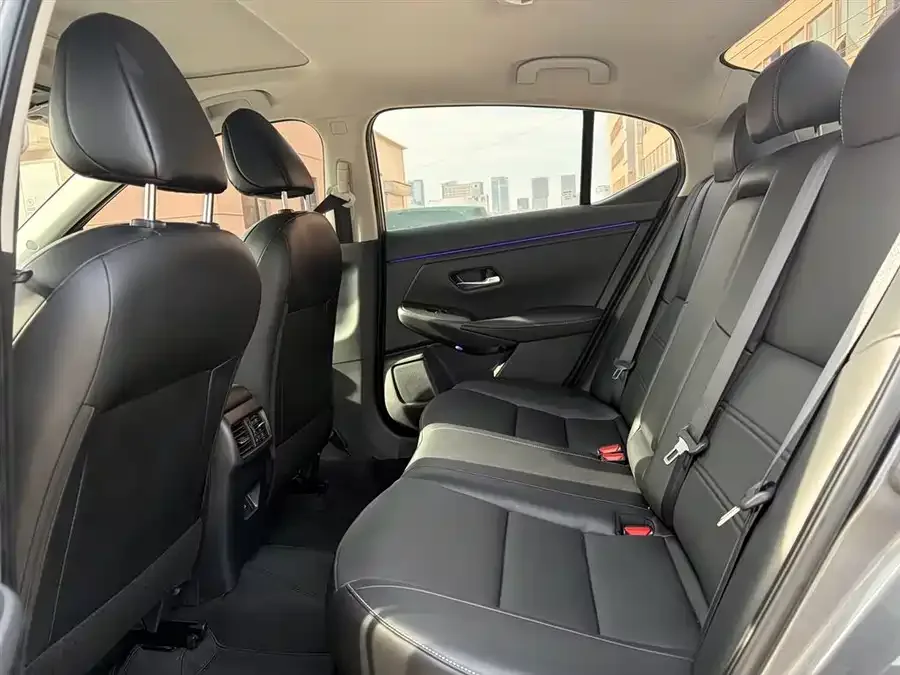 Nissan Sylphy Sylphy 2023 1.6L CVT Enjoy Edition 2024 — миниатюра 4