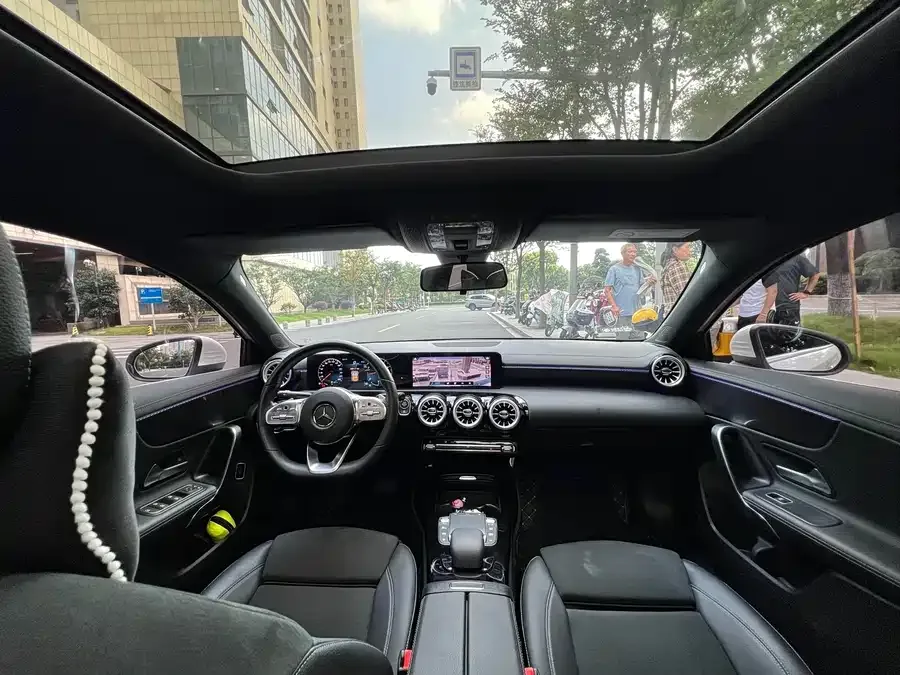 Mercedes-Benz Class A Mercedes-Benz A-Class 2022 A 200 L Sports Sedan Dynamic Edition 2022 — миниатюра 2