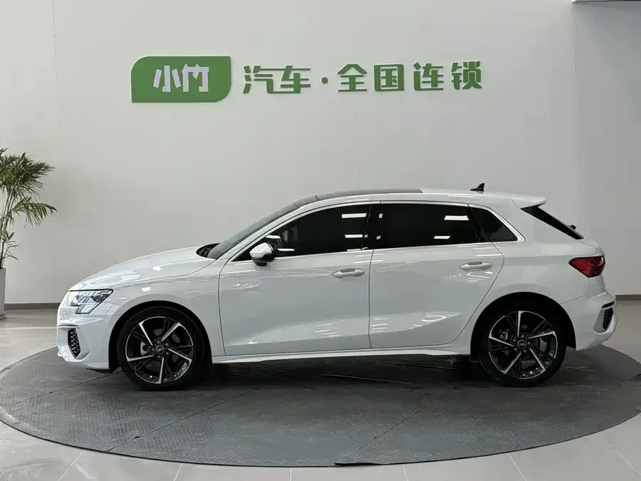 Audi A3 2023 Sportback 35 TFSI stylish and sporty 2023 — миниатюра 2