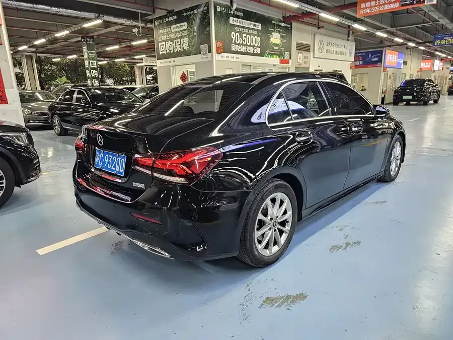 Mercedes-Benz Class A Mercedes-Benz A-Class 2022 Model A 200 L Sports Sedan Fashion Model 2022 — миниатюра 2