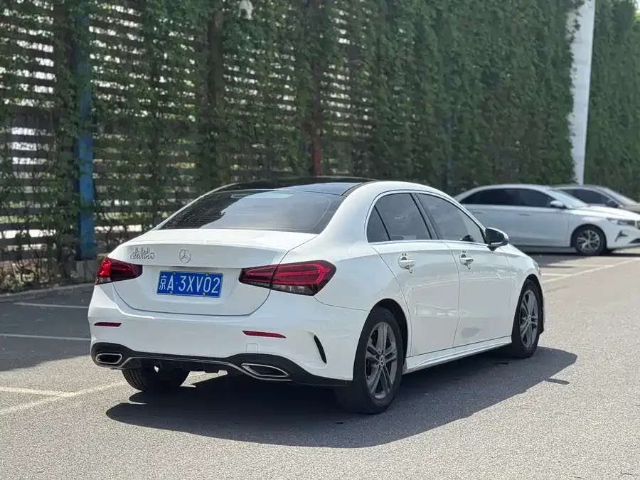 Mercedes-Benz Class A Mercedes-Benz A-Class 2022 A 180 L Sports Sedan 2022 — миниатюра 2