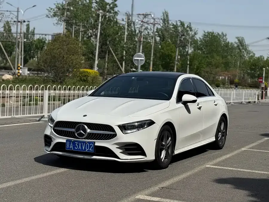 Mercedes-Benz Class A Mercedes-Benz A-Class 2022 A 180 L Sports Sedan 2022 — фото 1, купить с доставкой в Москву