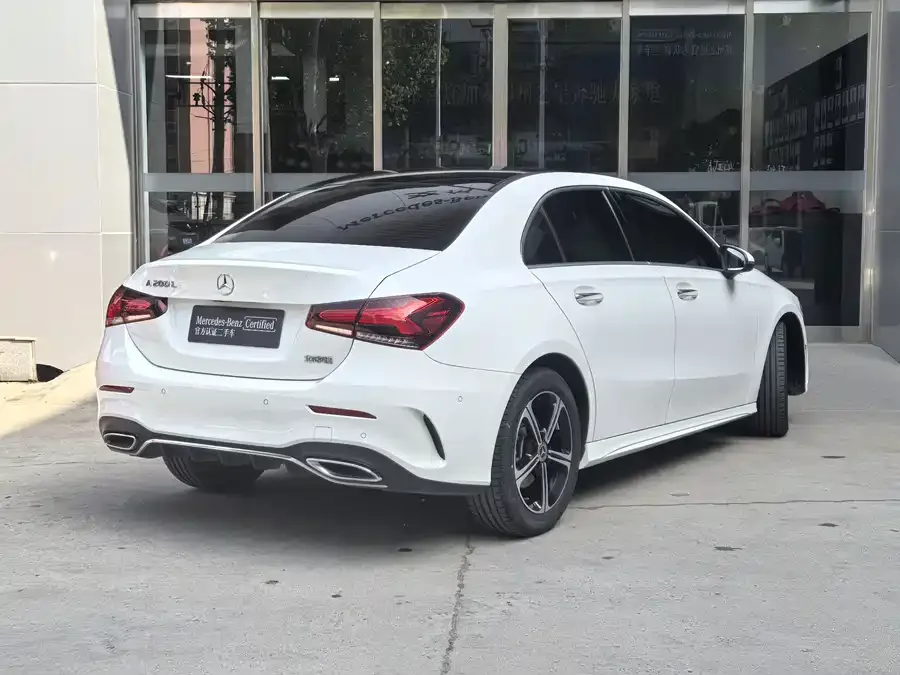 Mercedes-Benz Class A Mercedes-Benz A-Class 2022 A 200 L Sports Sedan Fashion Edition 2022 — миниатюра 2