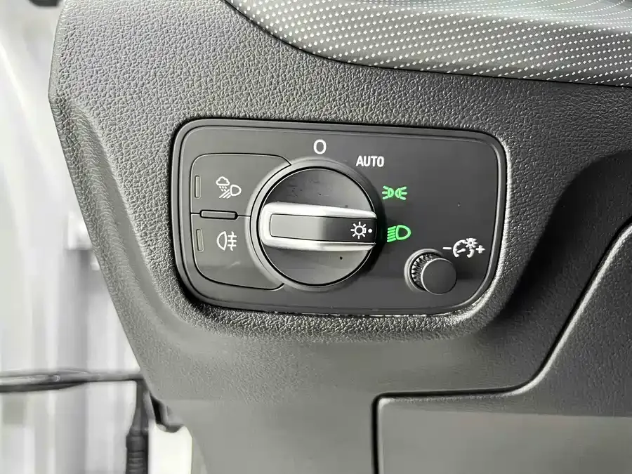 Audi Q2L 2022 35 TFSI Fashion Dynamic Edition 2022 — миниатюра 3