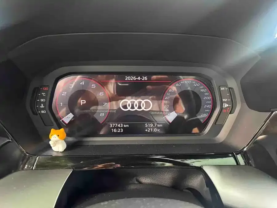 Audi A3 2023 Sportback 35 TFSI stylish and sporty 2023 — миниатюра 3