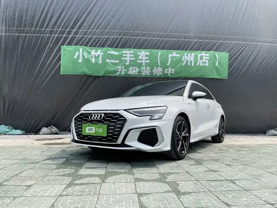 Audi A3 2023 Sportback 35 TFSI stylish and sporty 2023 — фото 1, купить с доставкой в Москву