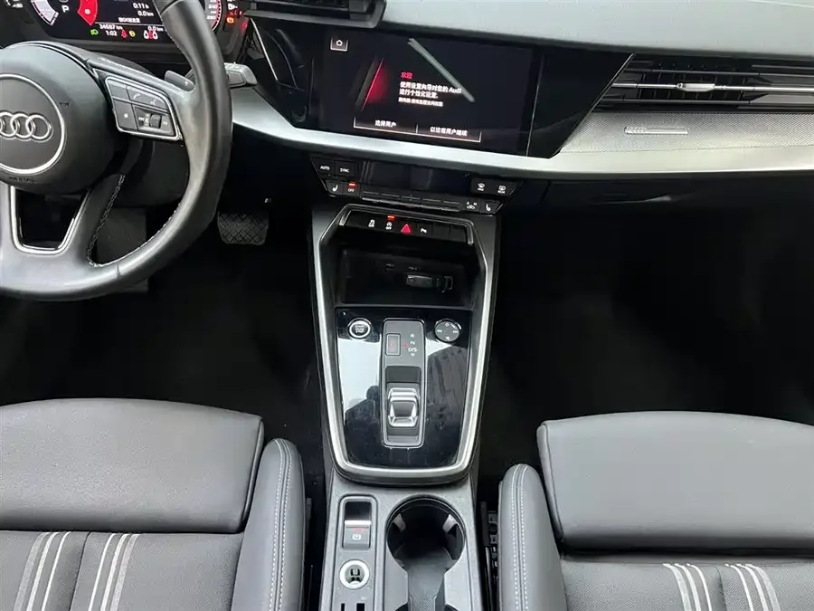 Audi A3 2022 Sportback 35 TFSI stylish and sporty 2022 — миниатюра 3