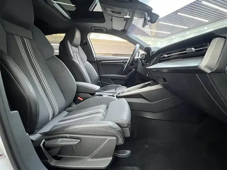 Audi A3 2022 Sportback 35 TFSI stylish and sporty 2022 — миниатюра 5